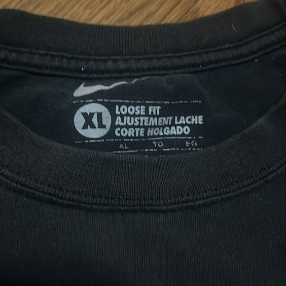 Nike Shirt Just Do It 23 Phys Ed Men’s Short Sleeve Shirt  black/ red size XL - Picture 3 of 7